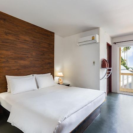 Pp Insula Hotel Фи Фи Айлънд Екстериор снимка