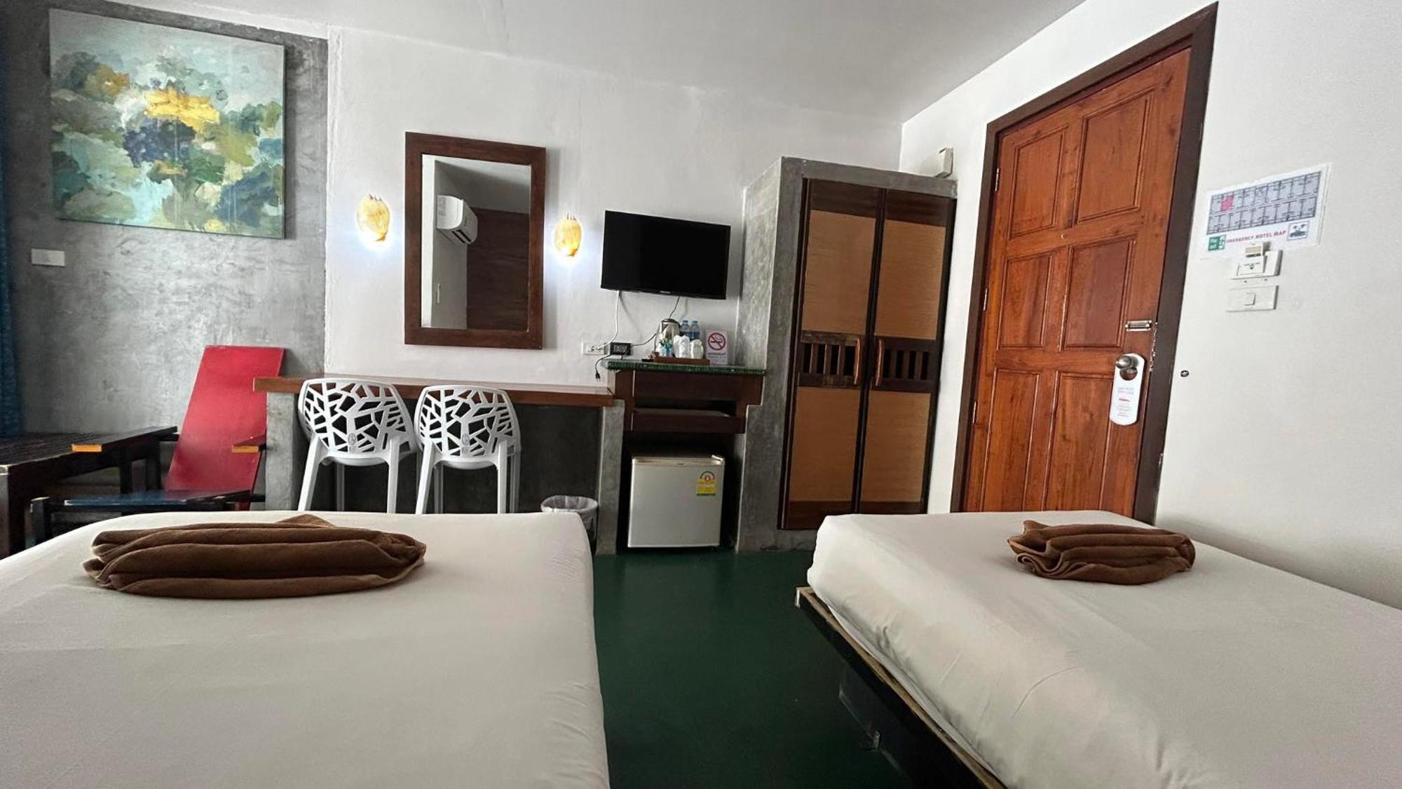 Pp Insula Hotel Фи Фи Айлънд Екстериор снимка