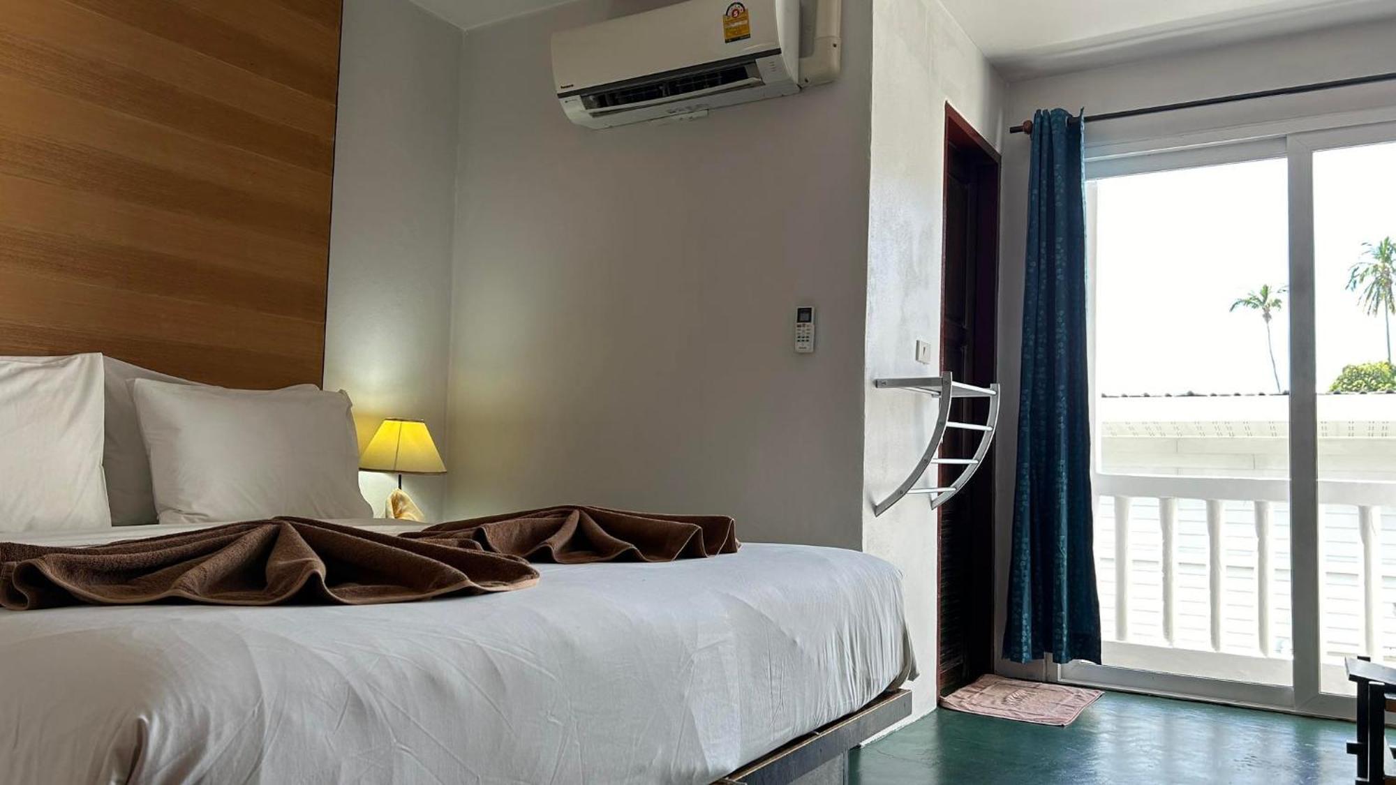 Pp Insula Hotel Фи Фи Айлънд Екстериор снимка