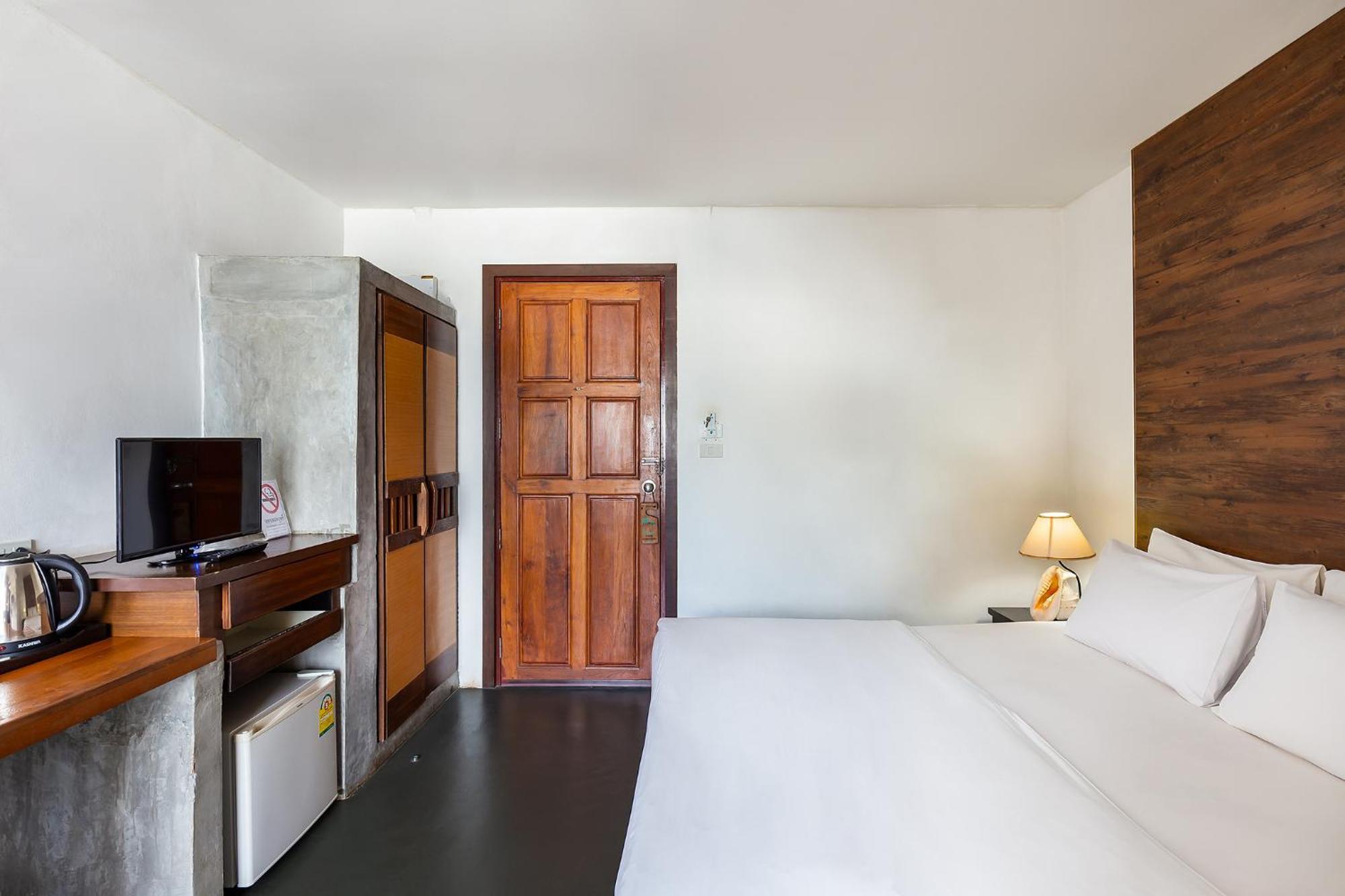 Pp Insula Hotel Фи Фи Айлънд Екстериор снимка