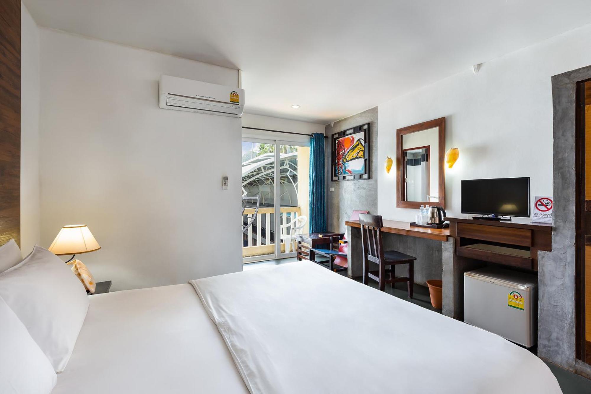 Pp Insula Hotel Фи Фи Айлънд Екстериор снимка