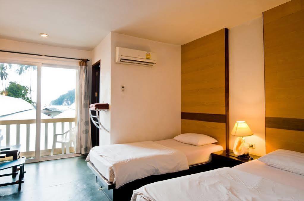 Pp Insula Hotel Фи Фи Айлънд Екстериор снимка