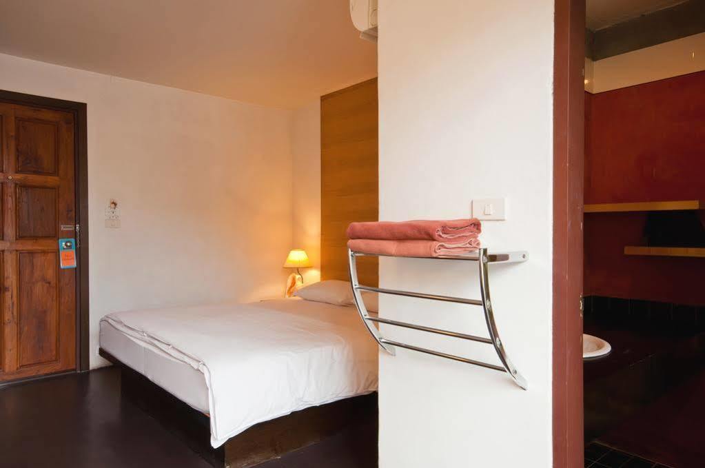 Pp Insula Hotel Фи Фи Айлънд Екстериор снимка