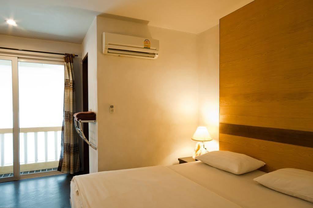 Pp Insula Hotel Фи Фи Айлънд Екстериор снимка