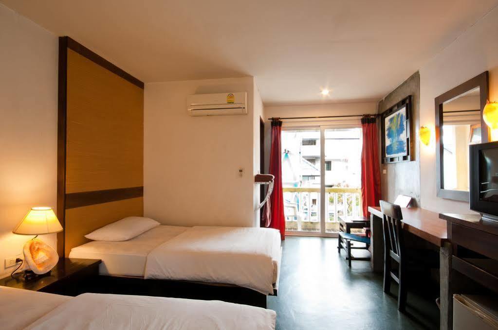 Pp Insula Hotel Фи Фи Айлънд Екстериор снимка