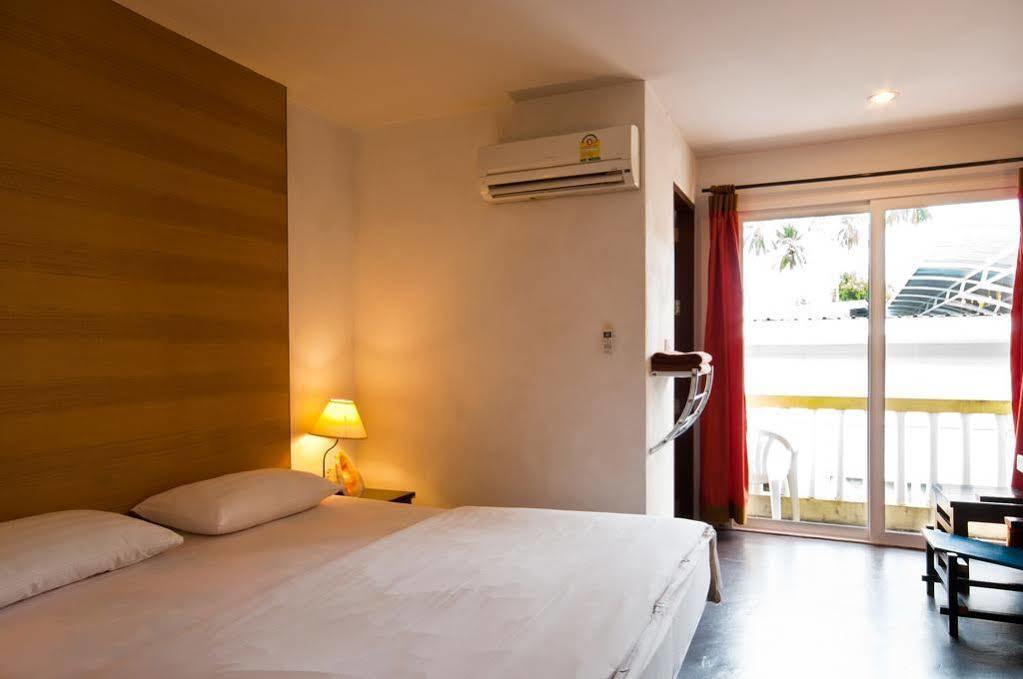 Pp Insula Hotel Фи Фи Айлънд Екстериор снимка